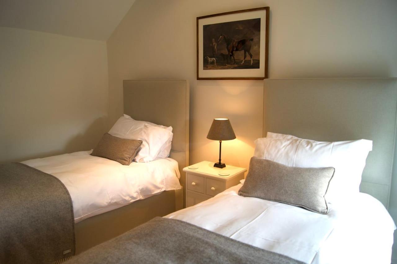 Two Rose Walk Cottage Cotswolds Moreton-in-Marsh ภายนอก รูปภาพ